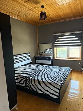 Satılır 8 otaqlı həyət evi 400 m²