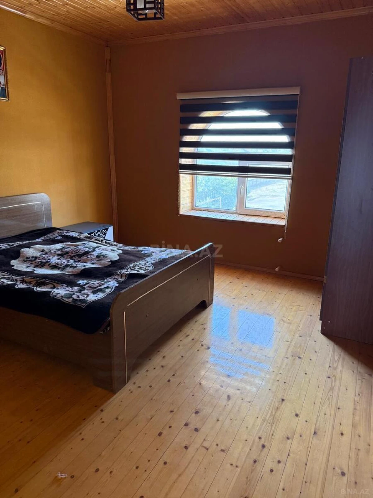 Satılır 8 otaqlı həyət evi 400 m²
