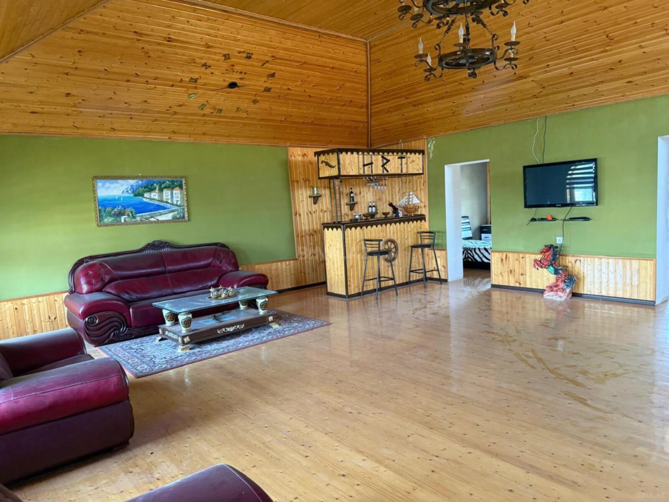 Satılır 8 otaqlı həyət evi 400 m²