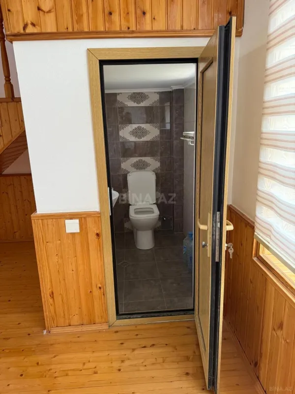 Satılır 8 otaqlı həyət evi 400 m²