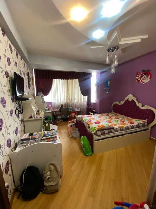 Satılır 3 otaqlı mənzil 105 m²