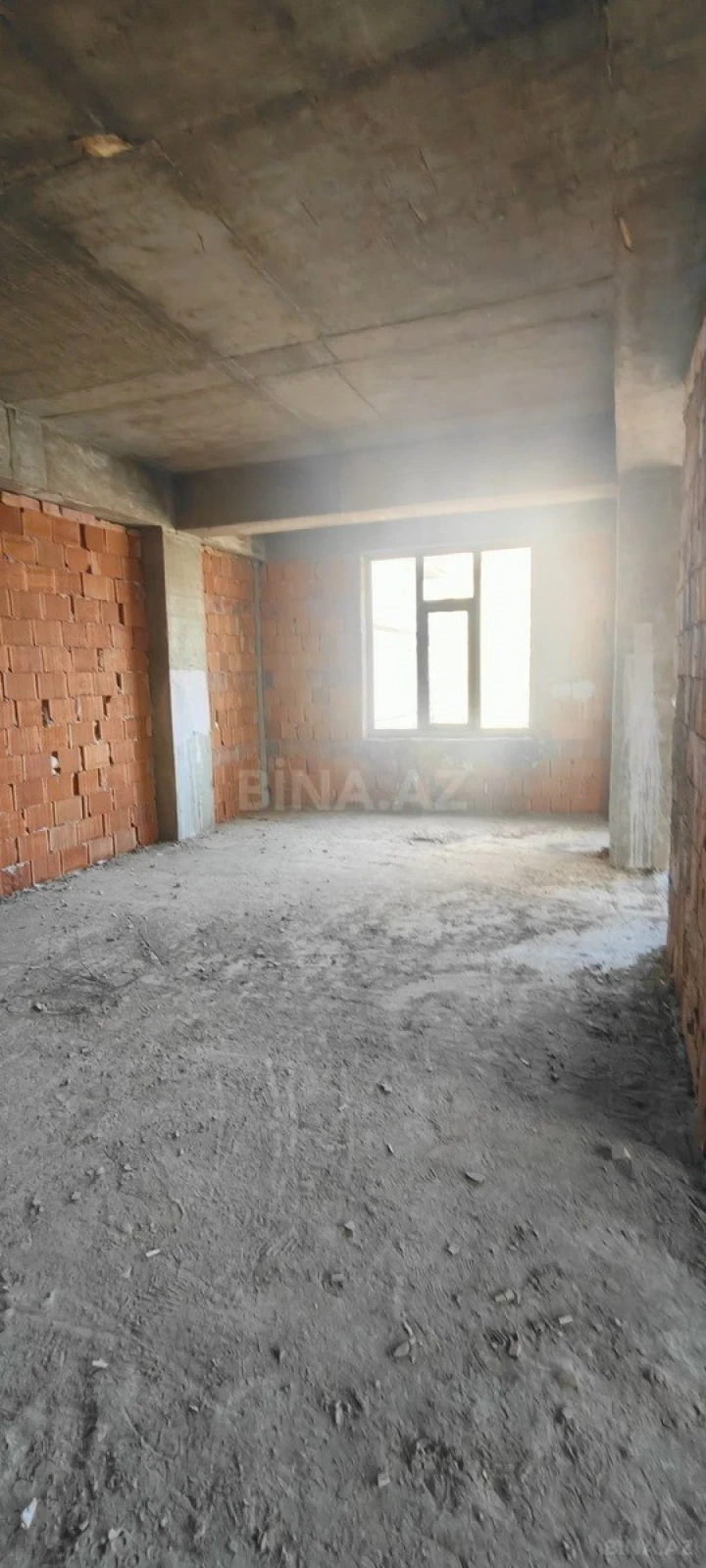 Satılır 4 otaqlı mənzil 145 m²