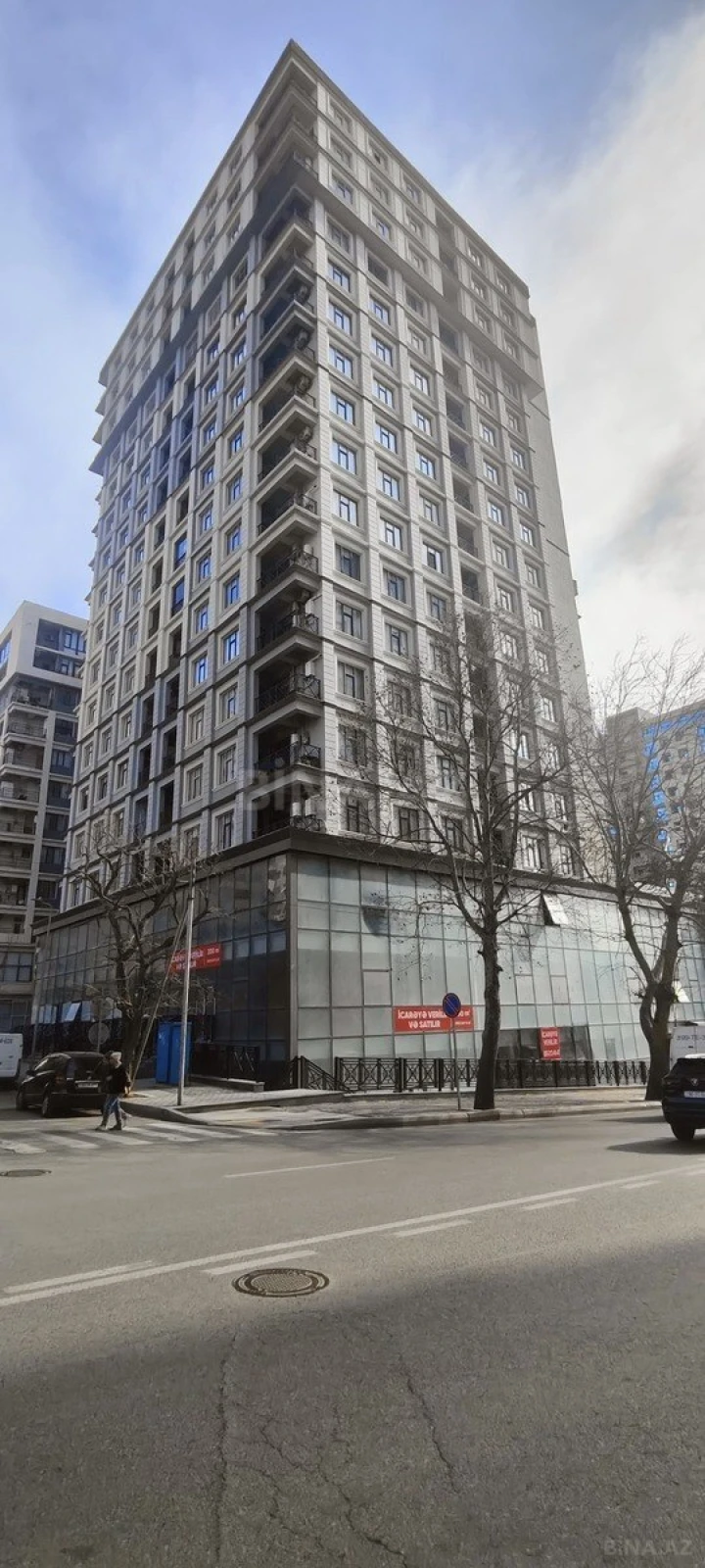 Satılır 4 otaqlı mənzil 145 m²