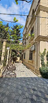 Satılır 7 otaqlı həyət evi 590 m²