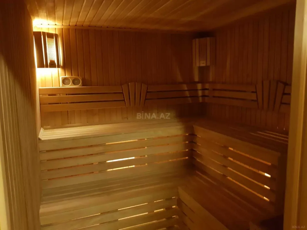 Satılır 7 otaqlı həyət evi 590 m²