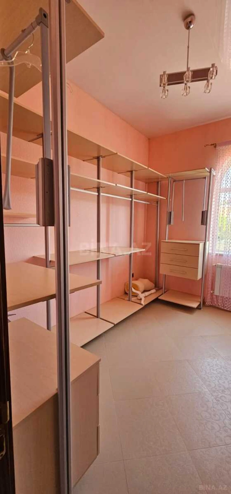 Satılır 7 otaqlı həyət evi 590 m²