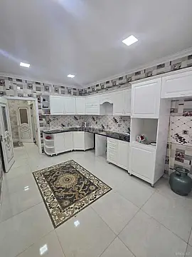 Satılır 2 otaqlı mənzil 83 m²