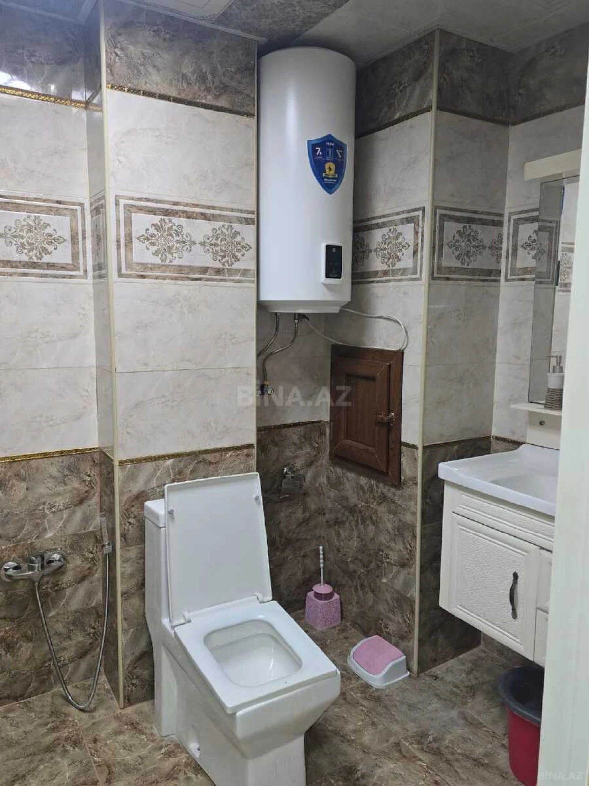 Satılır 2 otaqlı mənzil 83 m²