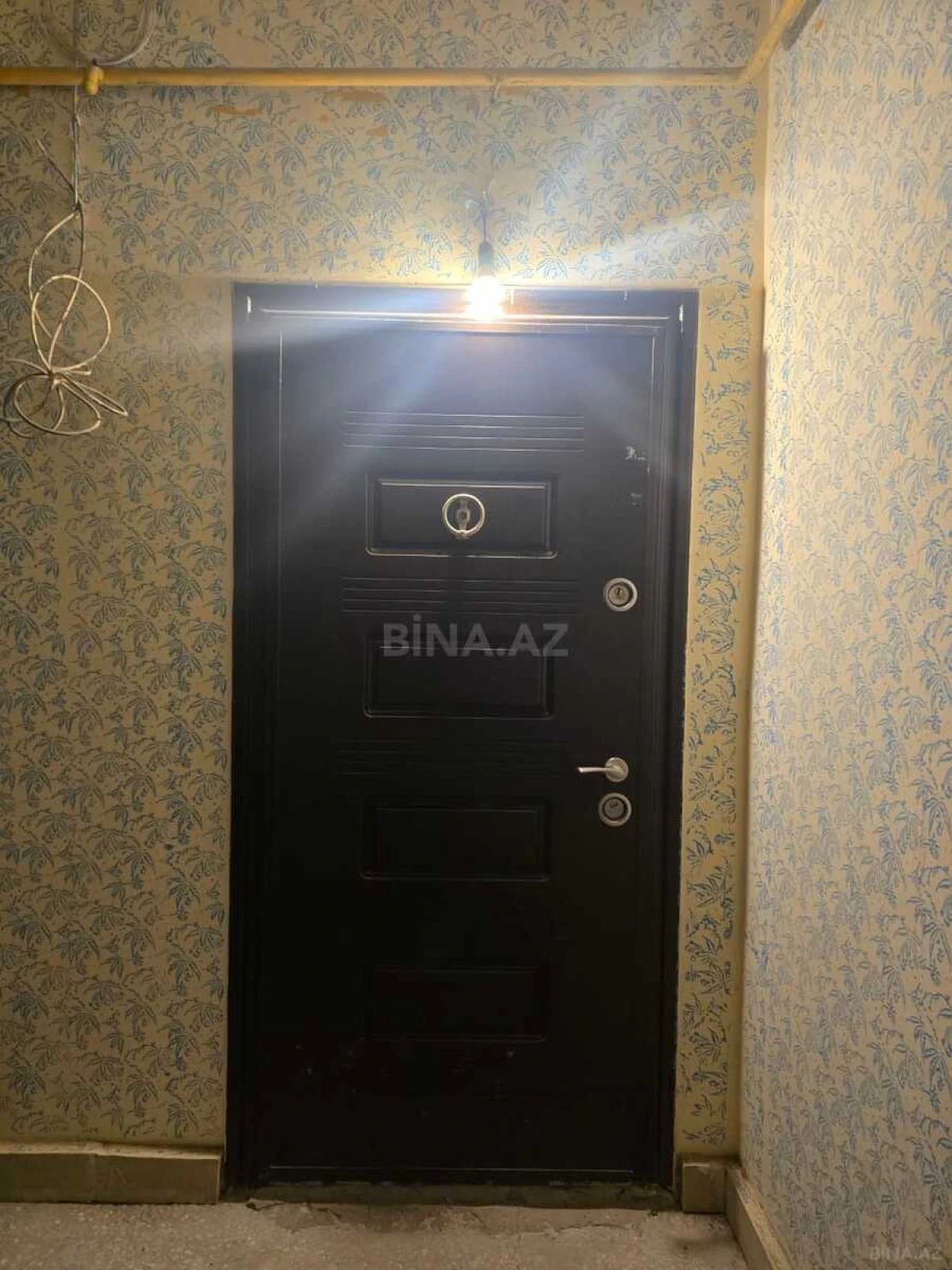 Satılır 2 otaqlı mənzil 83 m²