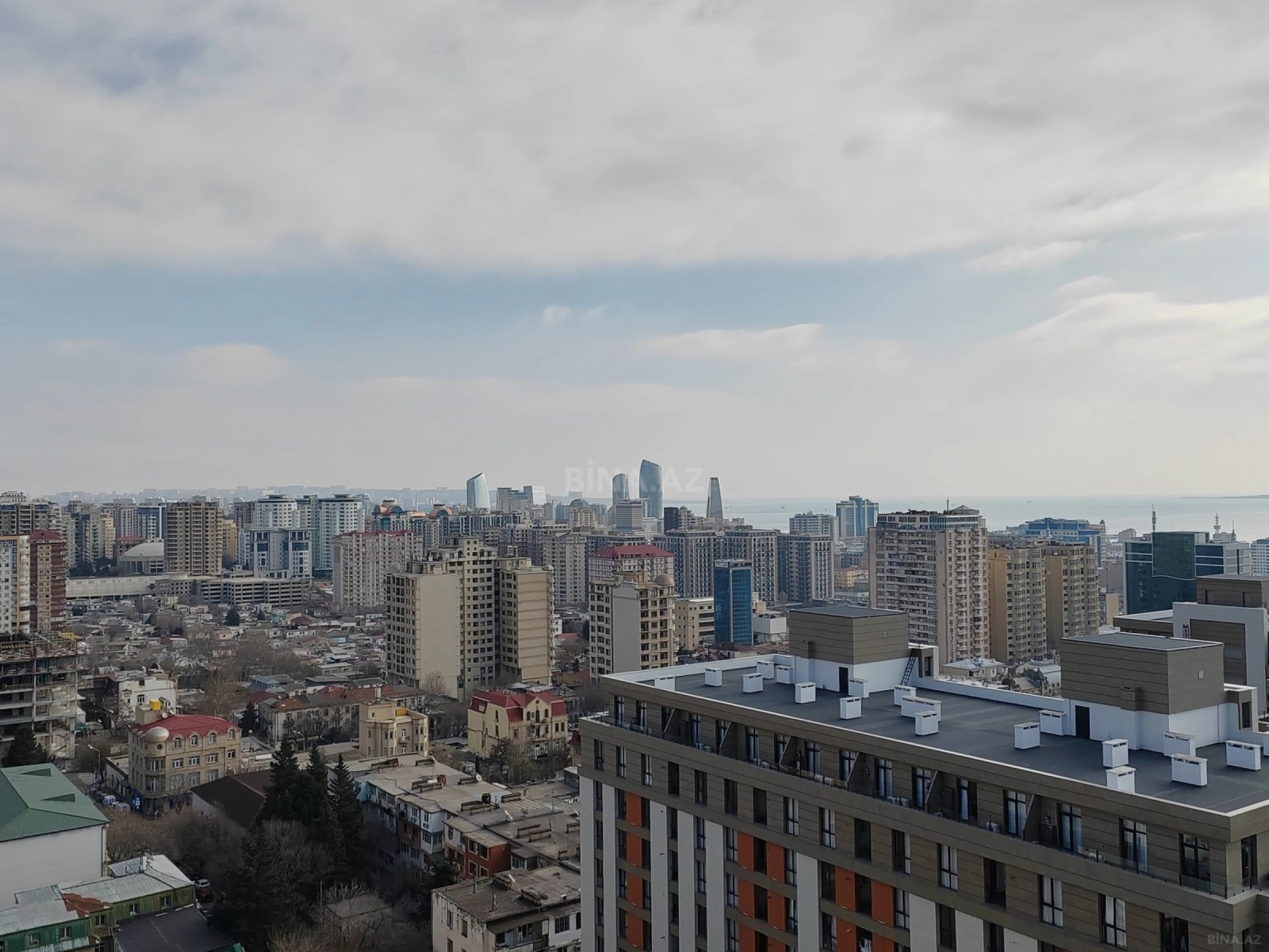 Satılır 3 otaqlı mənzil 90 m²