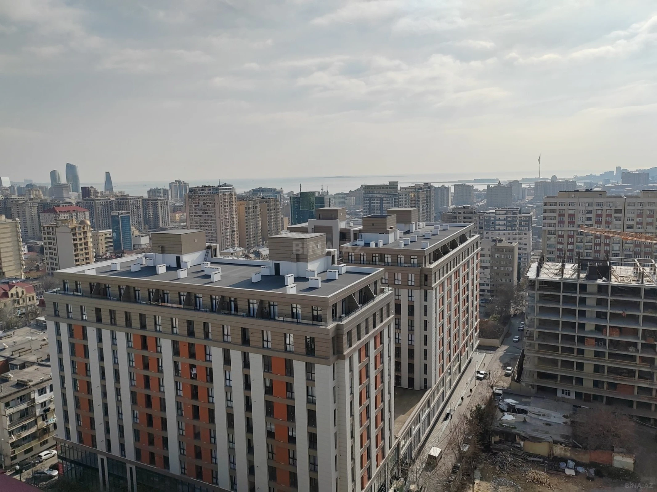 Satılır 3 otaqlı mənzil 90 m²