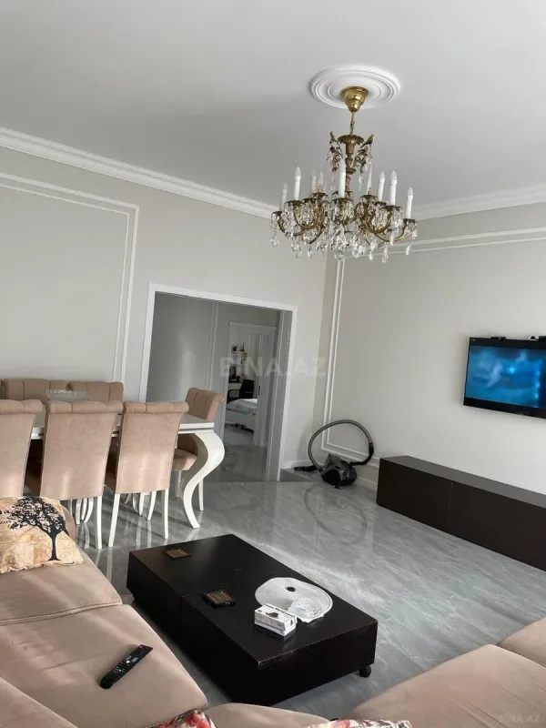 Satılır 3 otaqlı həyət evi 200 m²