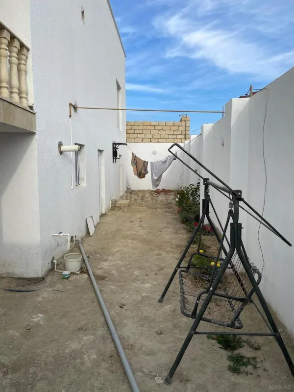 Satılır 3 otaqlı həyət evi 200 m²