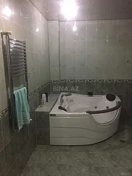 Satılır 7 otaqlı həyət evi 375 m²