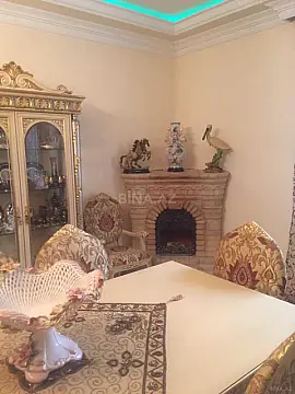 Satılır 7 otaqlı həyət evi 375 m²