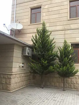 Satılır 7 otaqlı həyət evi 375 m²