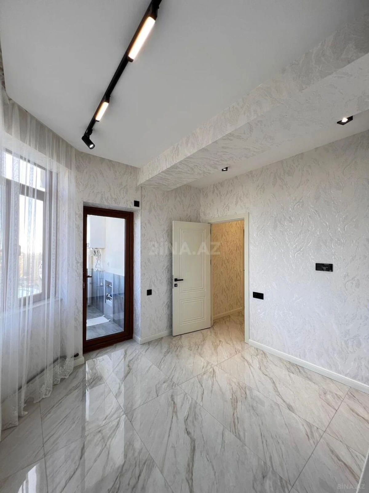 Satılır 3 otaqlı mənzil 115 m²