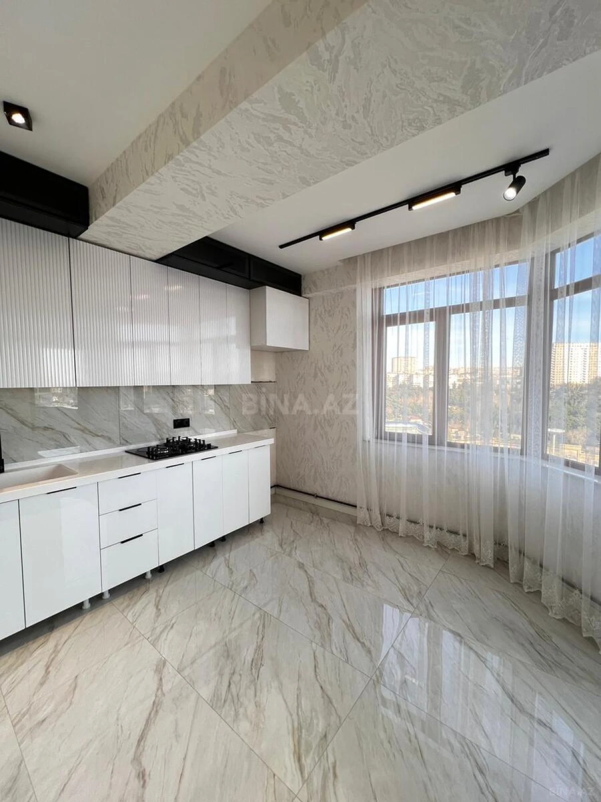 Satılır 3 otaqlı mənzil 115 m²