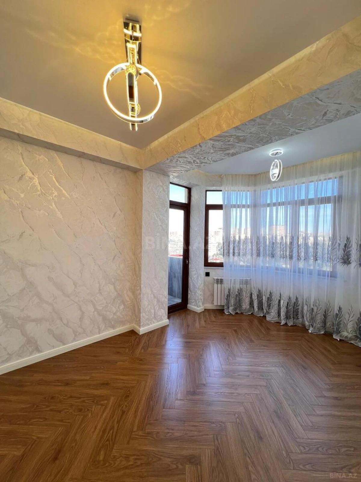 Satılır 3 otaqlı mənzil 115 m²