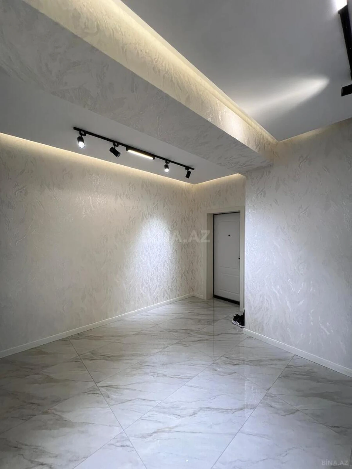 Satılır 3 otaqlı mənzil 115 m²