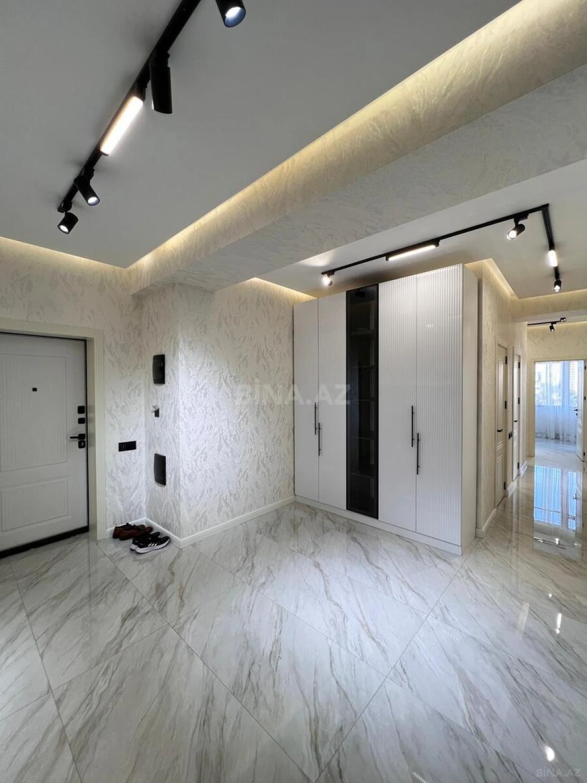 Satılır 3 otaqlı mənzil 115 m²
