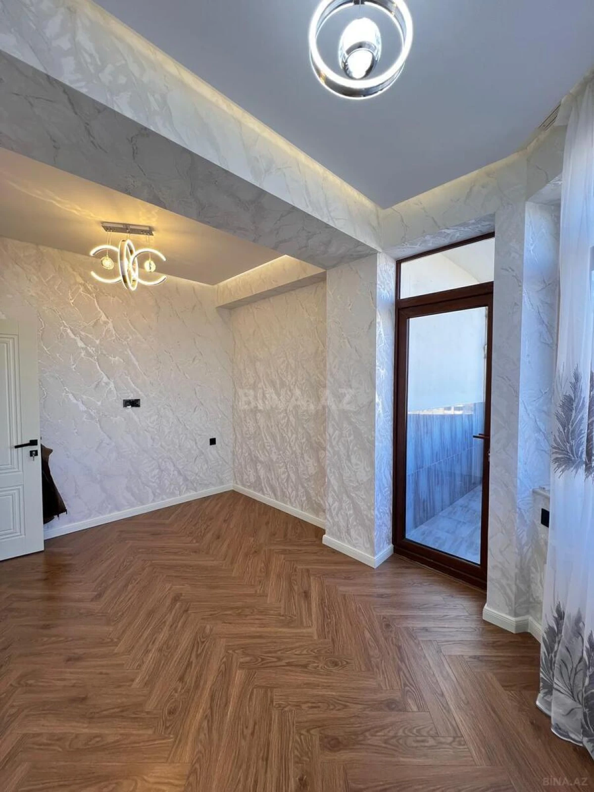Satılır 3 otaqlı mənzil 115 m²