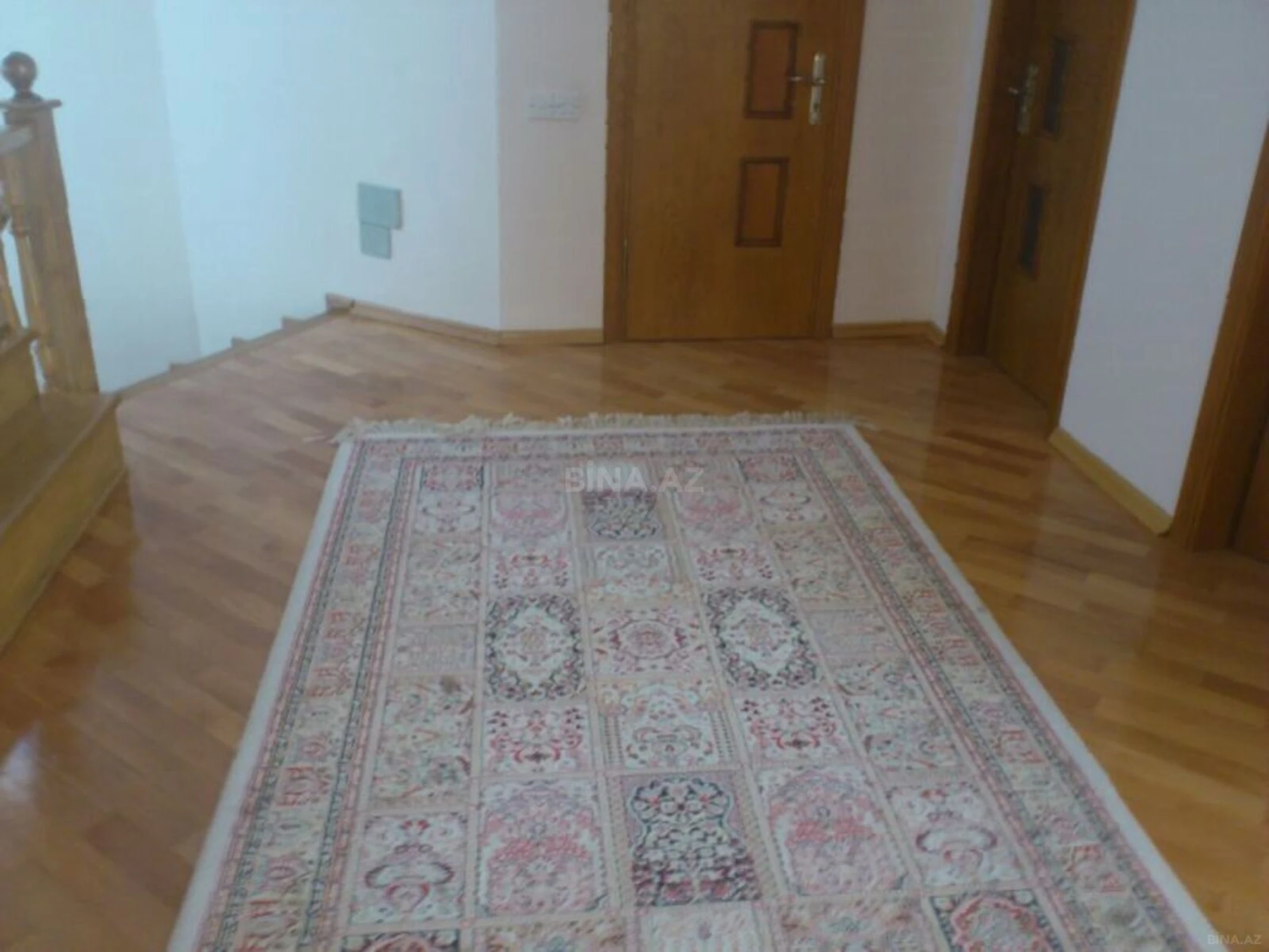 Satılır 8 otaqlı həyət evi 400 m²