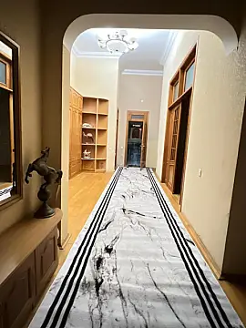 Satılır 8 otaqlı həyət evi 700 m²