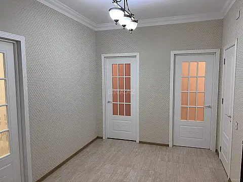 Kirayə verilir 2 otaqlı mənzil 122 m²
