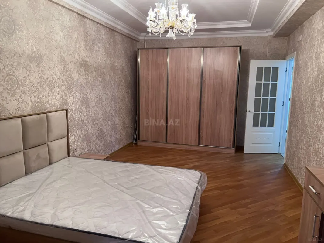Kirayə verilir 2 otaqlı mənzil 122 m²