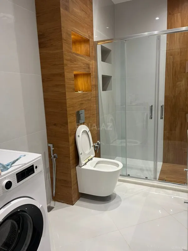Kirayə verilir 2 otaqlı mənzil 65 m²
