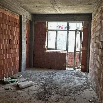 Satılır 2 otaqlı mənzil 83 m²