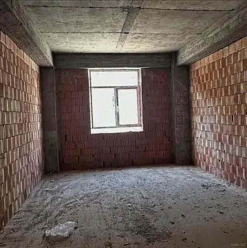 Satılır 2 otaqlı mənzil 83 m²