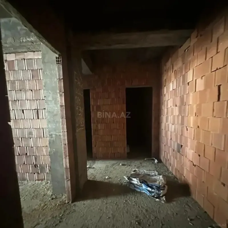 Satılır 2 otaqlı mənzil 83 m²