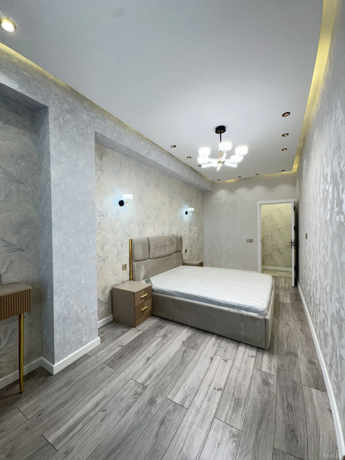 Satılır 2 otaqlı mənzil 78 m²