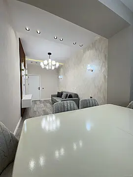 Satılır 2 otaqlı mənzil 78 m²