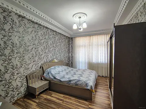 Satılır 4 otaqlı mənzil 150 m²