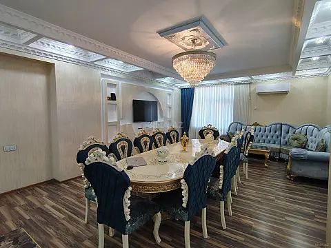 Satılır 4 otaqlı mənzil 150 m²