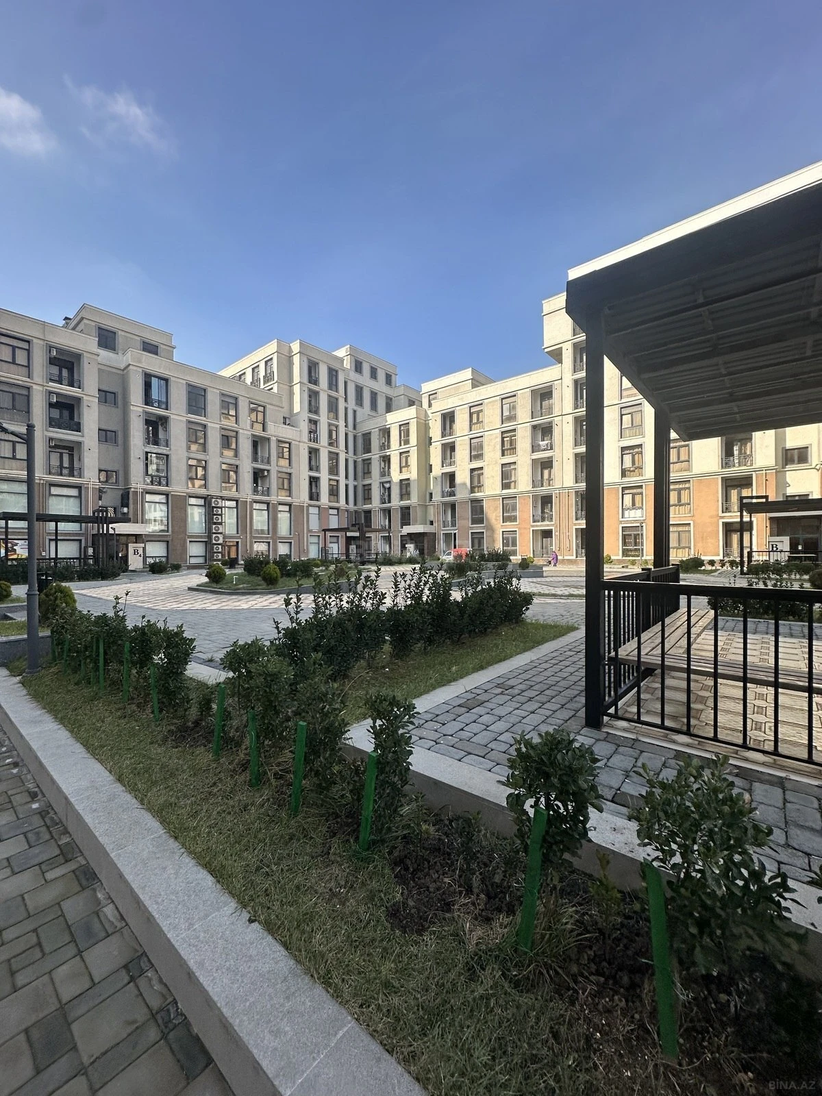 Satılır 2 otaqlı mənzil 118.5 m²