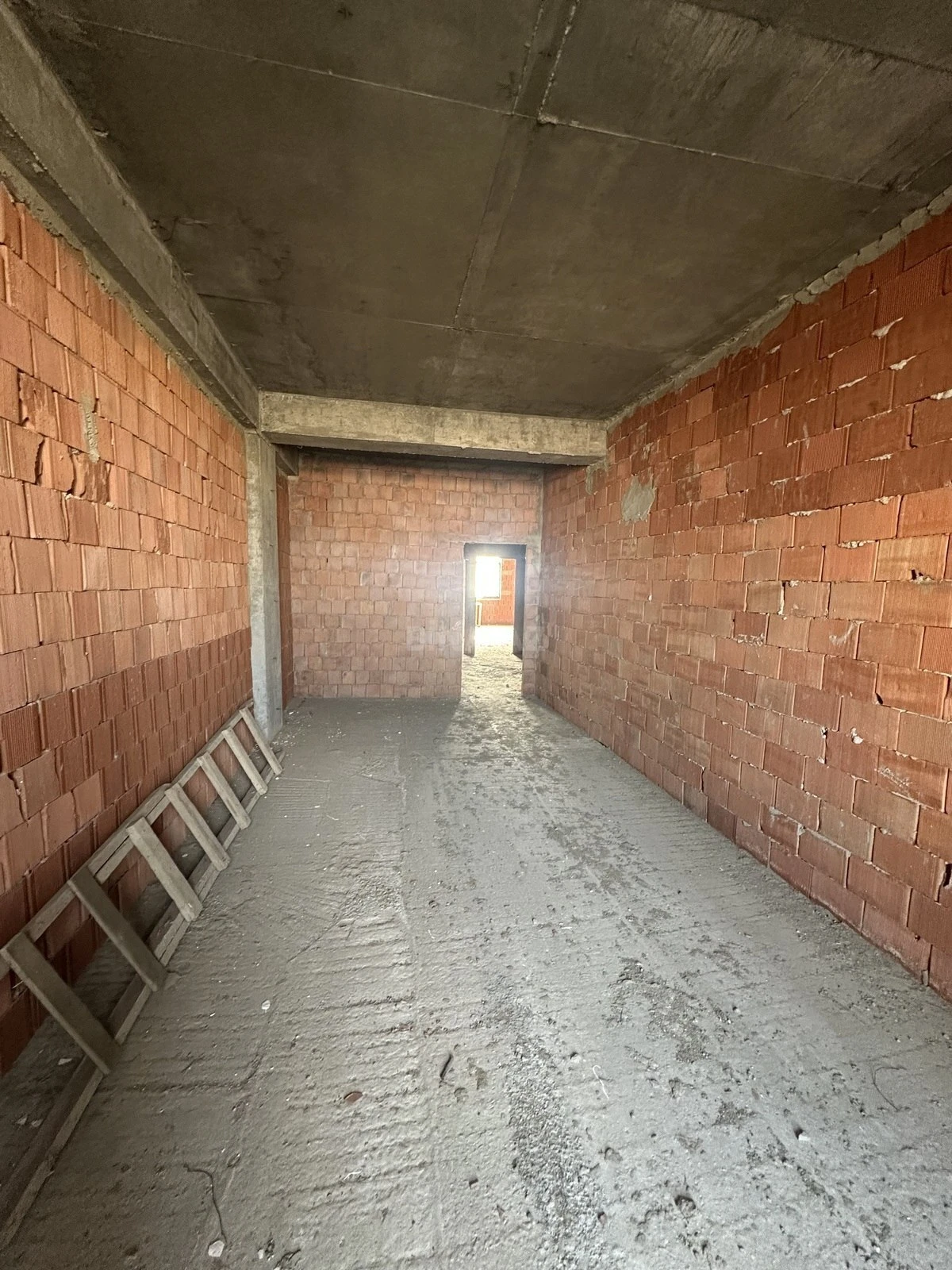 Satılır 2 otaqlı mənzil 118.5 m²