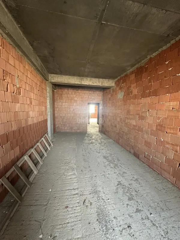 Satılır 2 otaqlı mənzil 118.5 m²