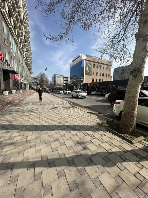 Satılır 2 otaqlı mənzil 118.5 m²