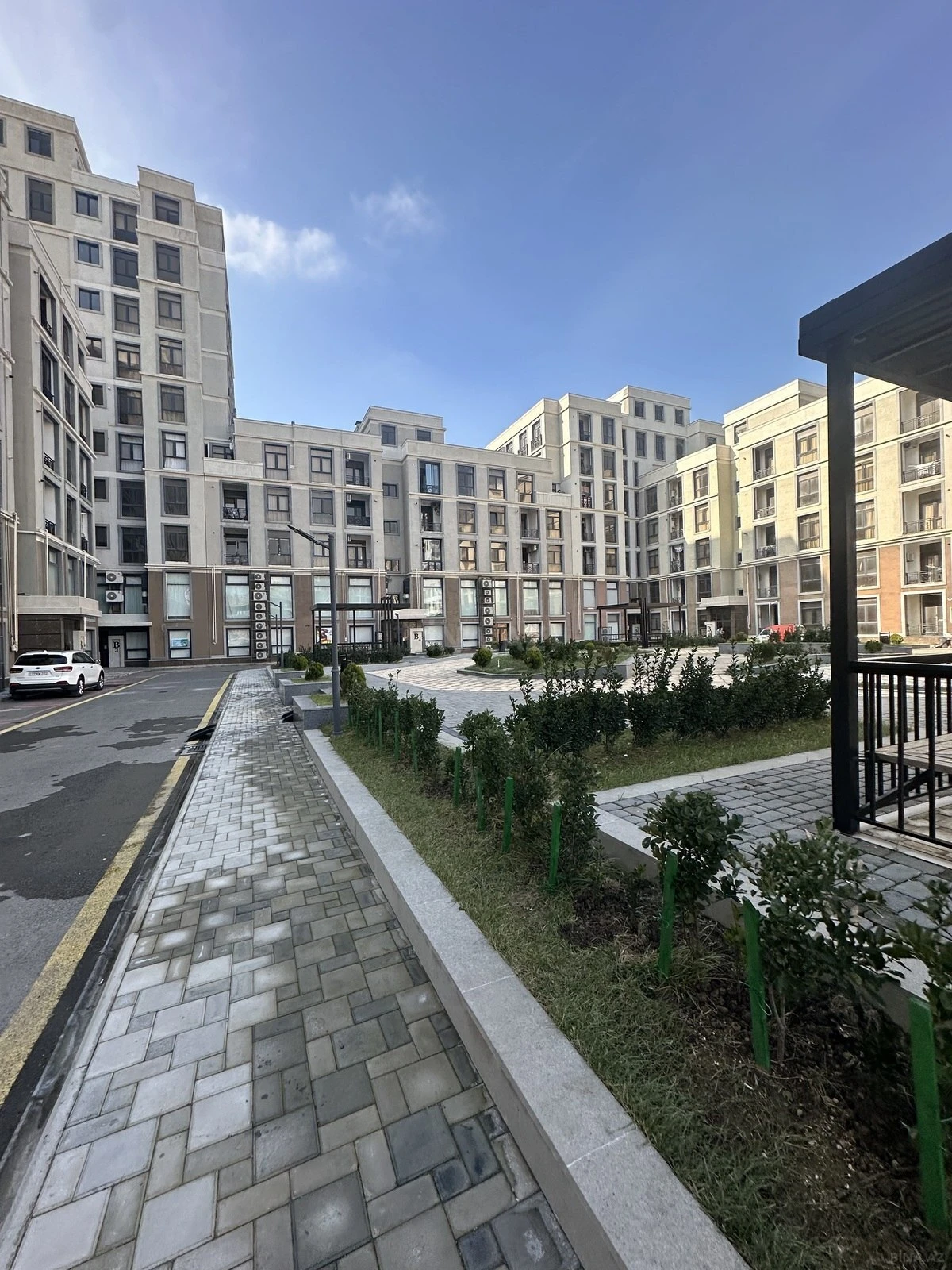 Satılır 2 otaqlı mənzil 118.5 m²