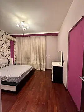 Satılır 3 otaqlı mənzil 140 m²