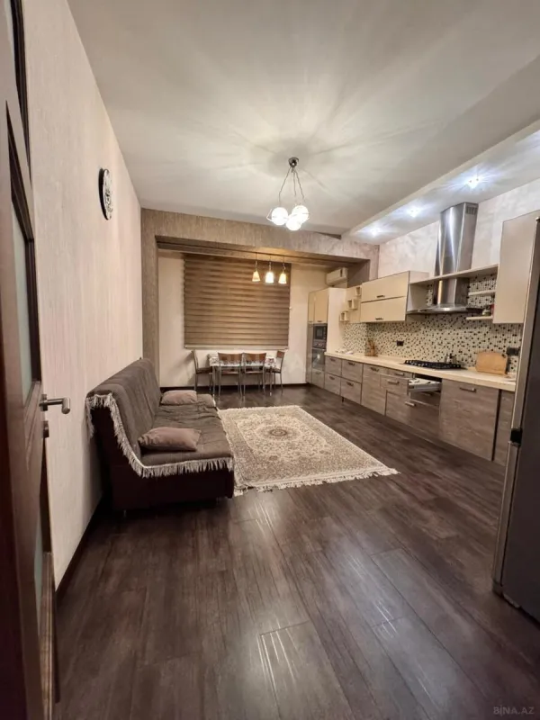 Satılır 3 otaqlı mənzil 140 m²