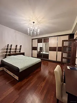 Satılır 3 otaqlı mənzil 140 m²