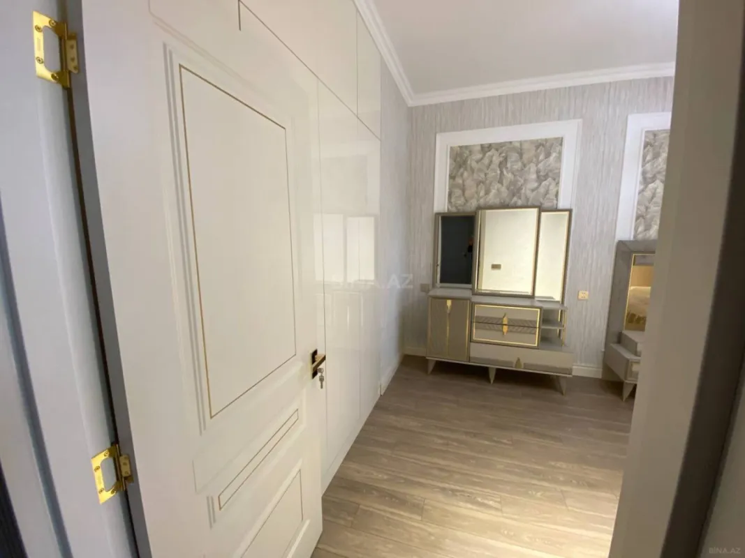 Satılır 3 otaqlı mənzil 115 m²