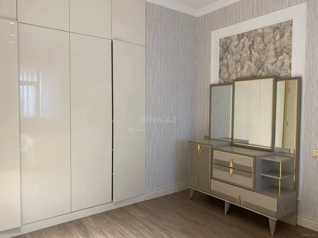 Satılır 3 otaqlı mənzil 115 m²