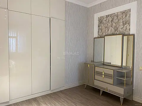 Satılır 3 otaqlı mənzil 115 m²