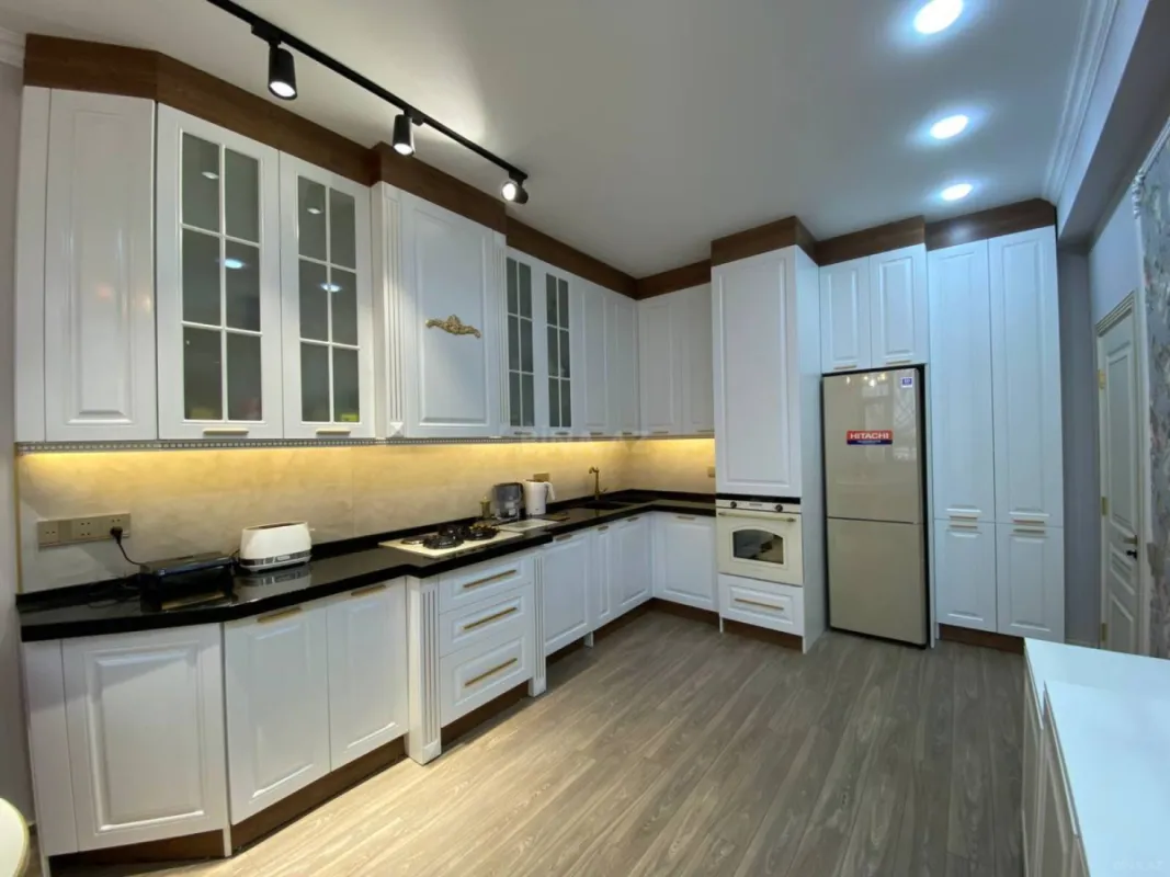 Satılır 3 otaqlı mənzil 115 m²